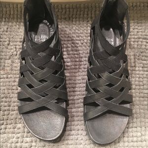 💥Eileen Fisher Strappy Sandal💥